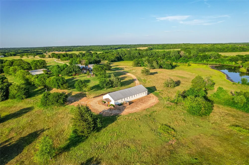 1922 Bethel Cannon Road Whitewright, TX 75491