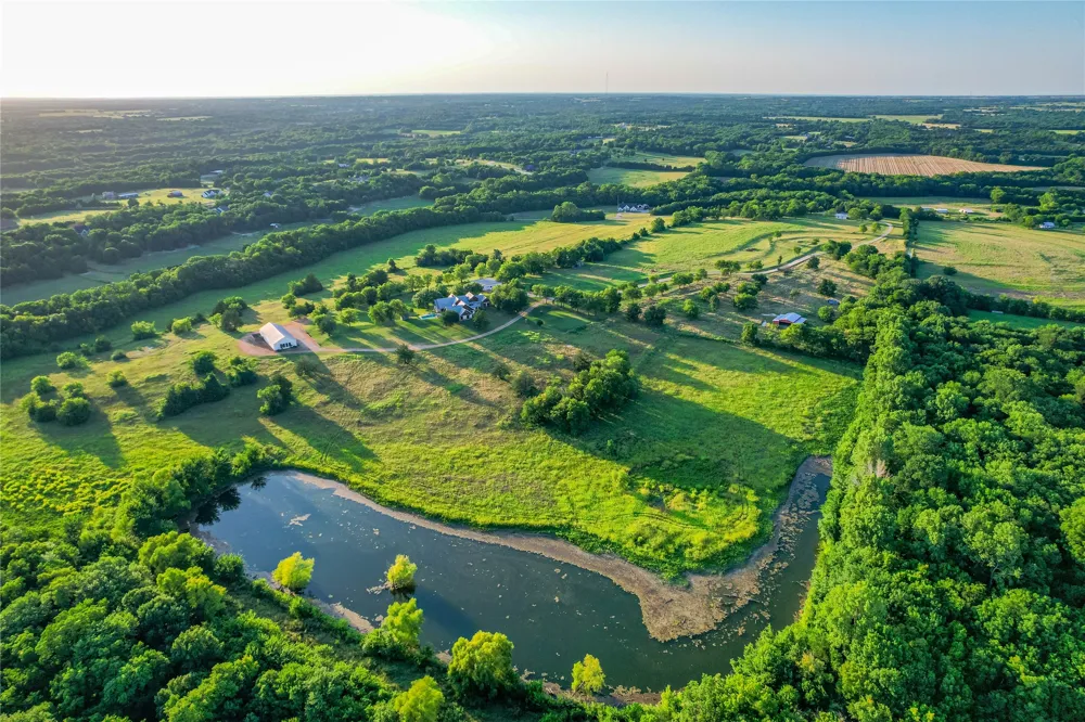 1922 Bethel Cannon Road Whitewright, TX 75491