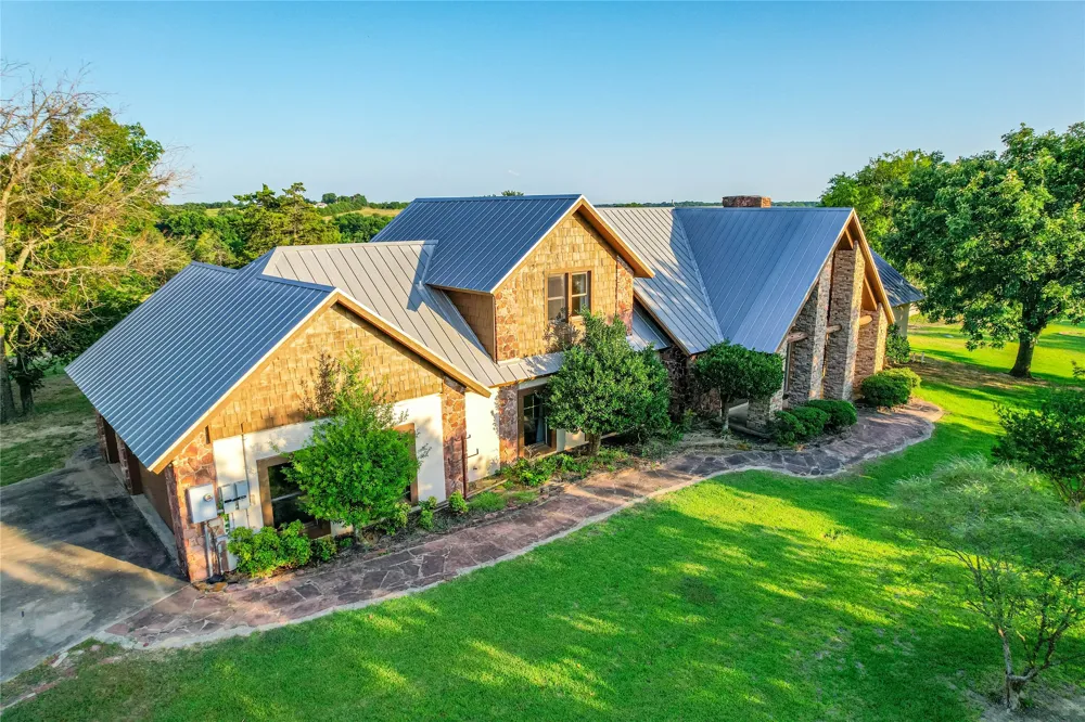 1922 Bethel Cannon Road Whitewright, TX 75491