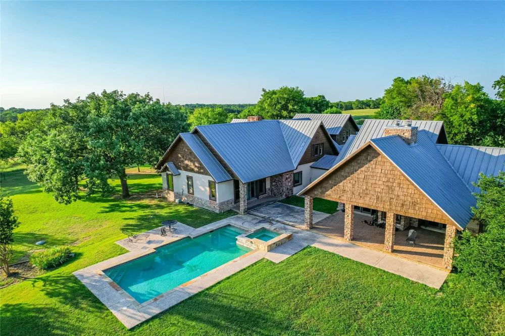 1922 Bethel Cannon Road Whitewright, TX 75491