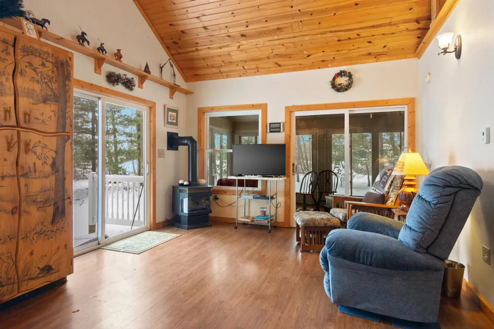 63 E Piney Road Manistee, MI 49660