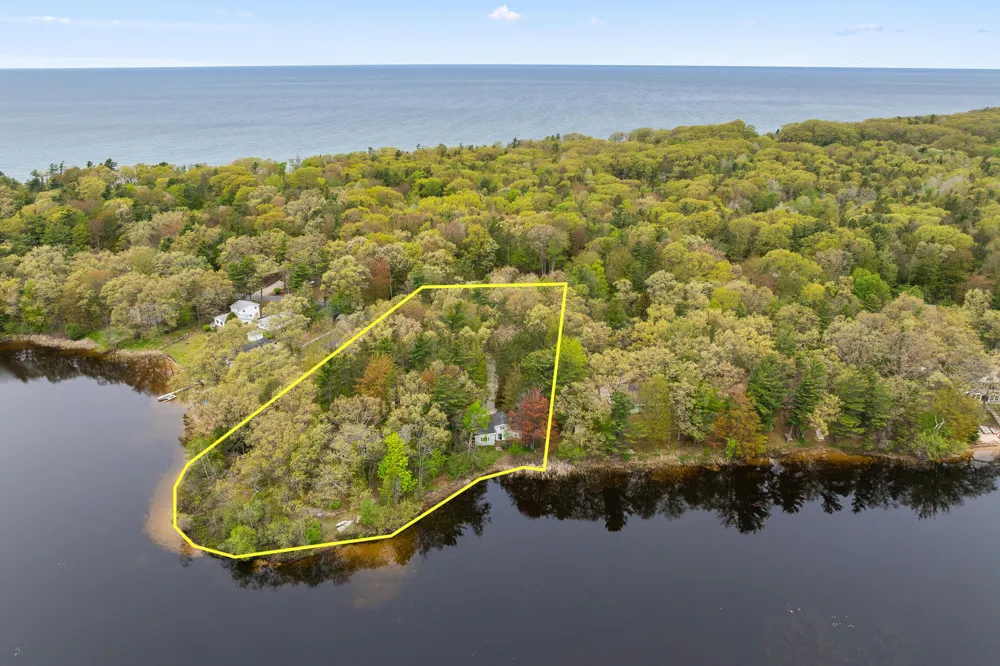 63 E Piney Road Manistee, MI 49660