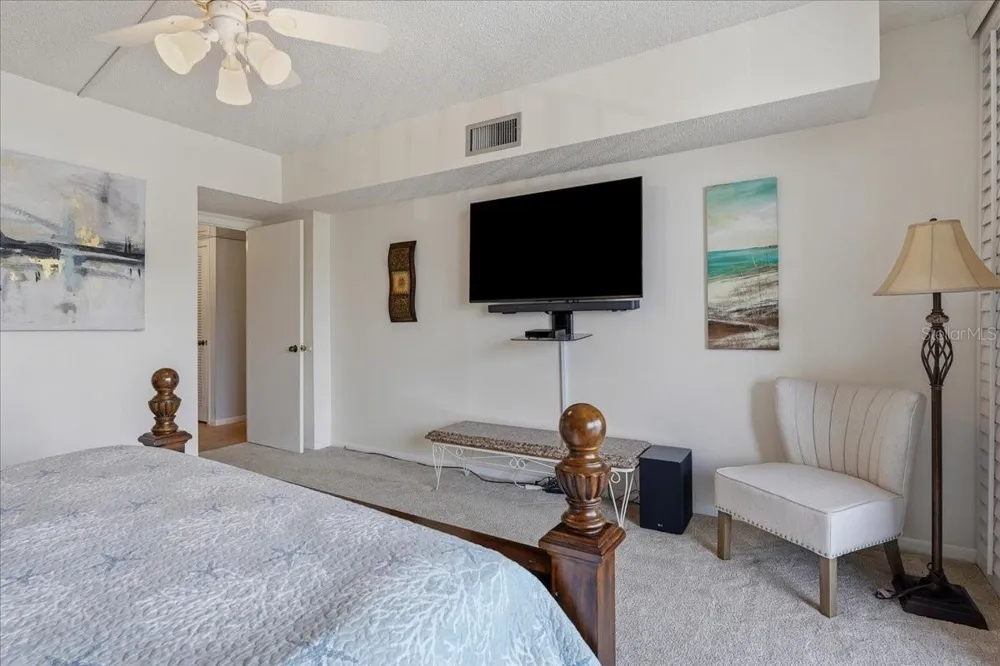 5396 GULF BOULEVARD #304 St Pete Beach, FL 33706