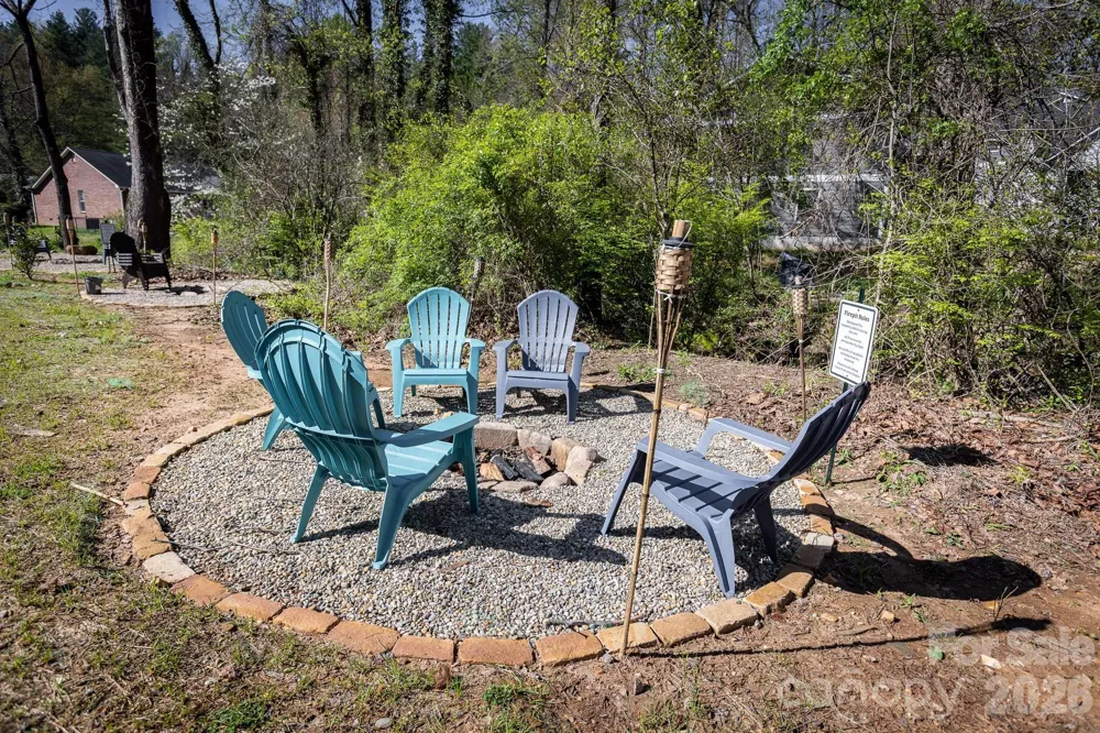 305 Jenna Clare Lane Asheville, NC 28803