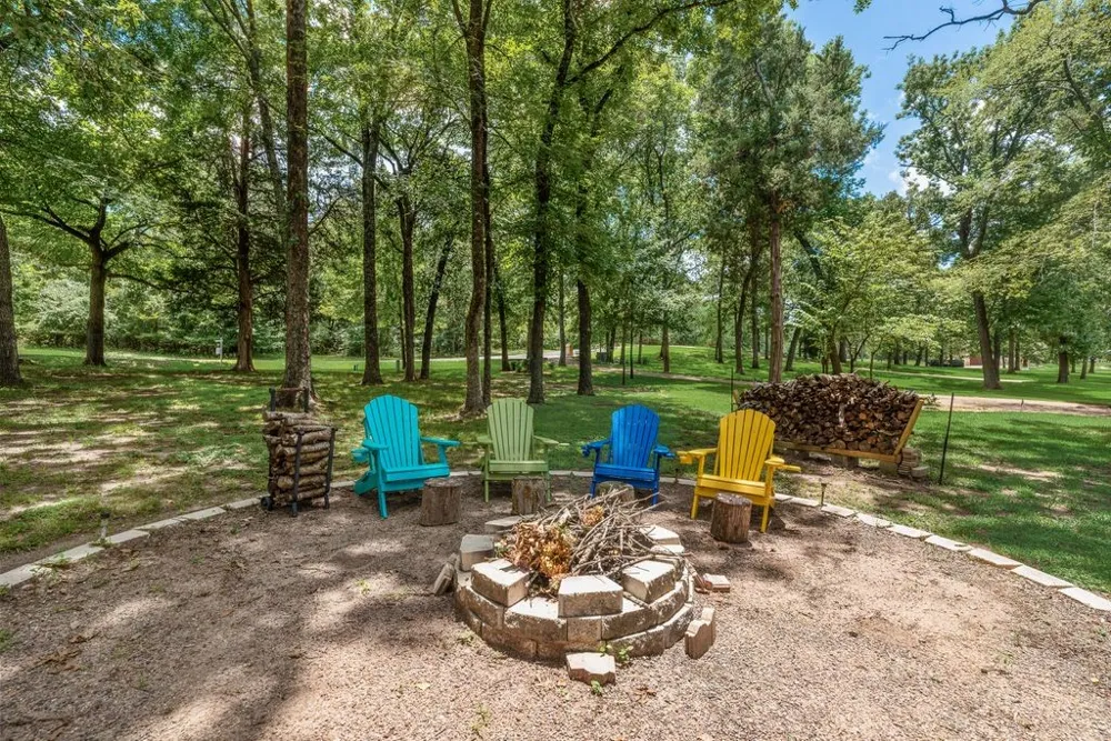 111 Bull Run Drive Streetman, TX 75859