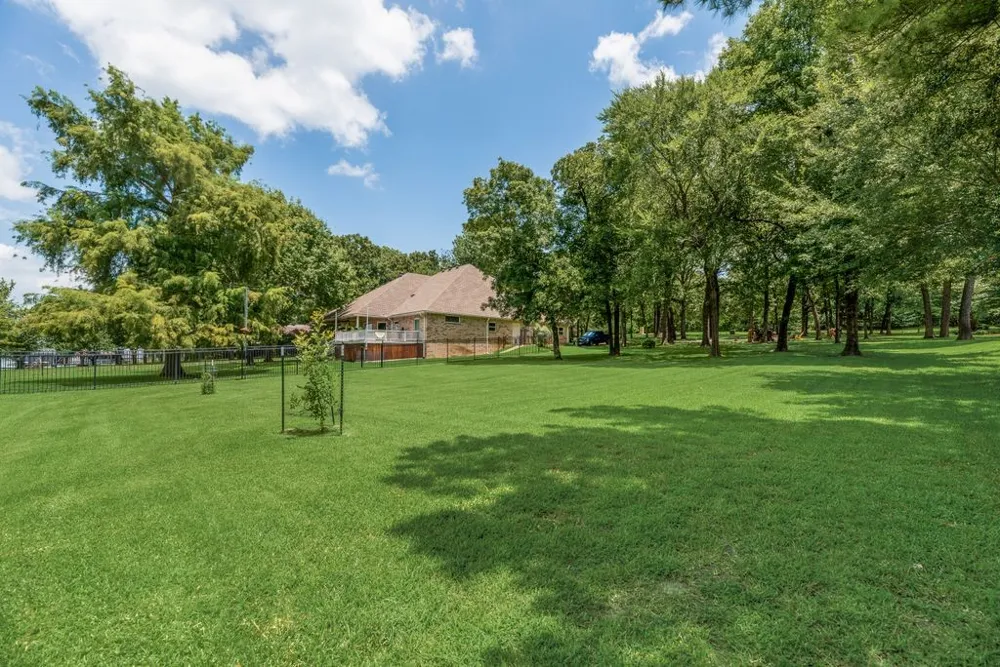 111 Bull Run Drive Streetman, TX 75859