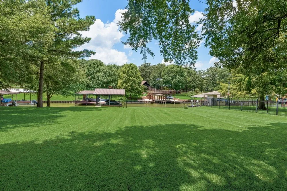 111 Bull Run Drive Streetman, TX 75859