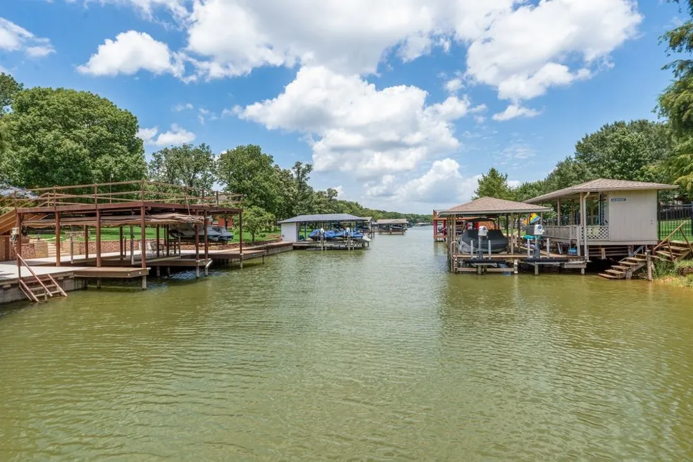 111 Bull Run Drive Streetman, TX 75859