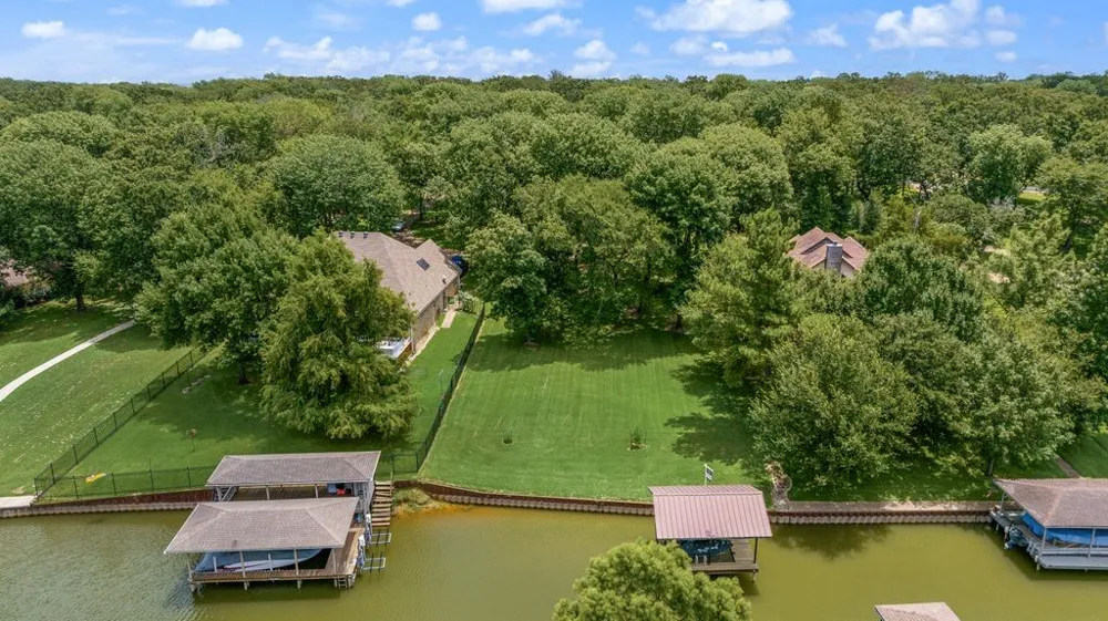 111 Bull Run Drive Streetman, TX 75859
