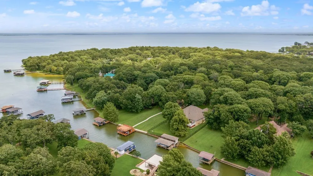 111 Bull Run Drive Streetman, TX 75859
