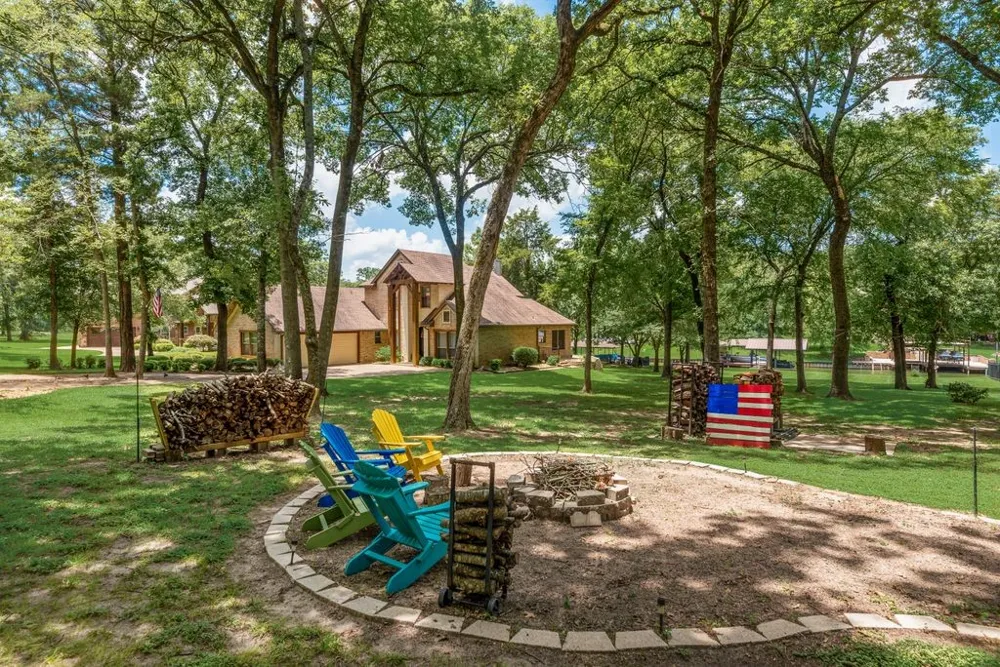 111 Bull Run Drive Streetman, TX 75859