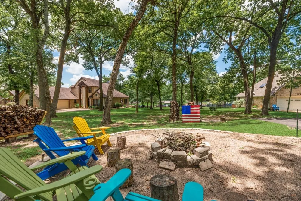 111 Bull Run Drive Streetman, TX 75859