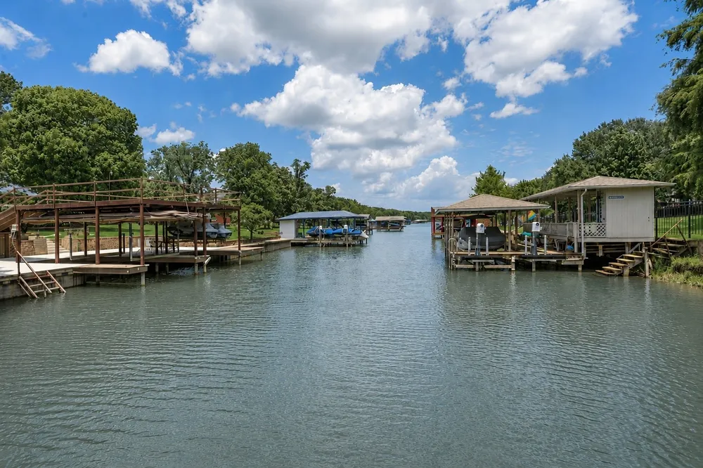 111 Bull Run Drive Streetman, TX 75859