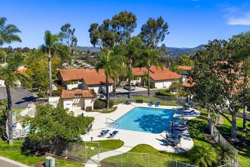 136 S Jayton Lane Encinitas, CA 92024
