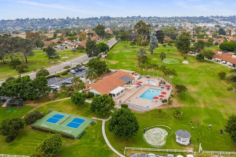136 S Jayton Lane Encinitas, CA 92024
