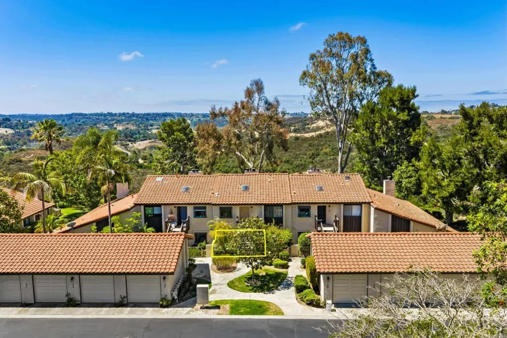 136 S Jayton Lane Encinitas, CA 92024