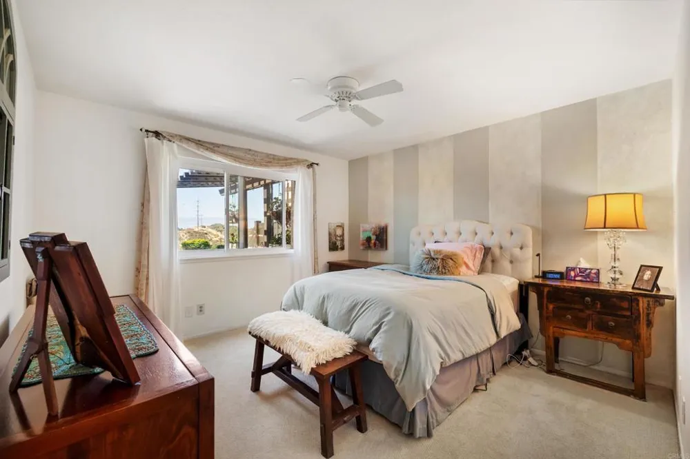 136 S Jayton Lane Encinitas, CA 92024