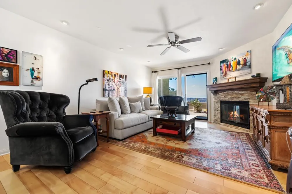 136 S Jayton Lane Encinitas, CA 92024