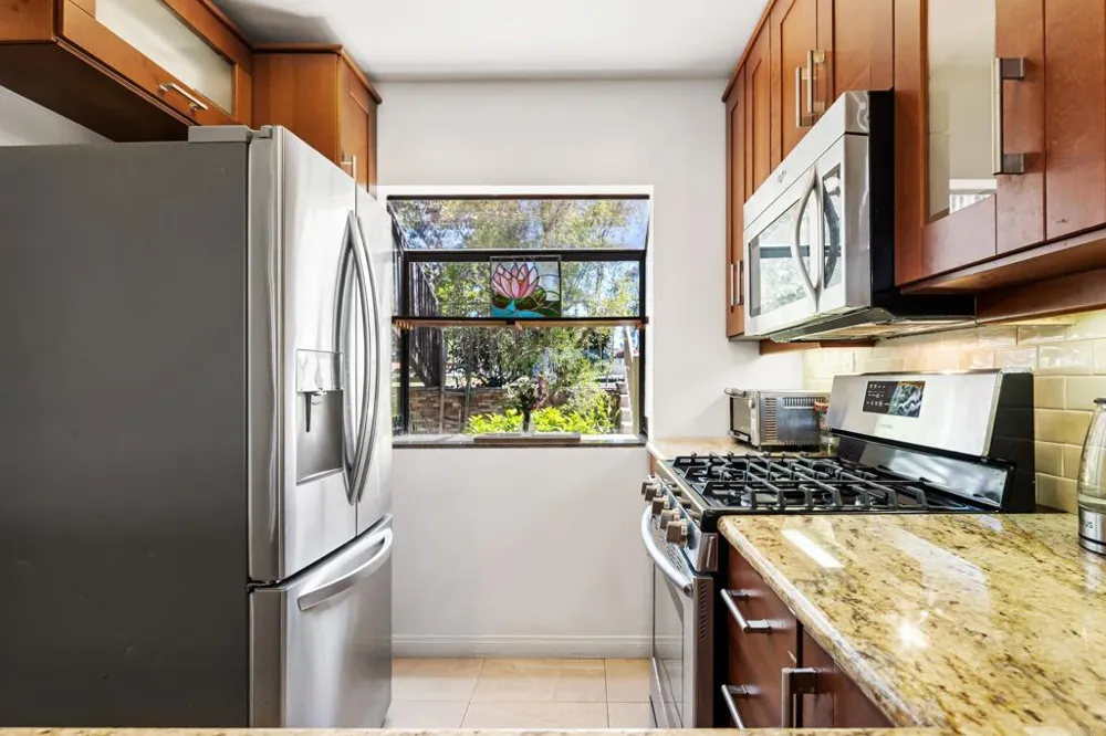 136 S Jayton Lane Encinitas, CA 92024