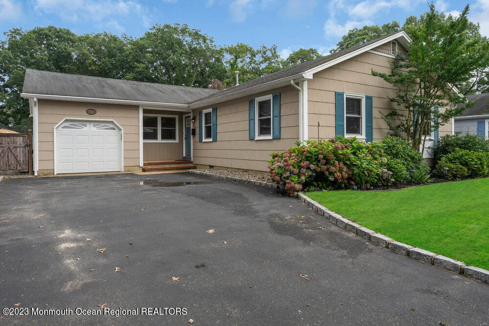 802 Laura Herbert Drive Point Pleasant, NJ 08742