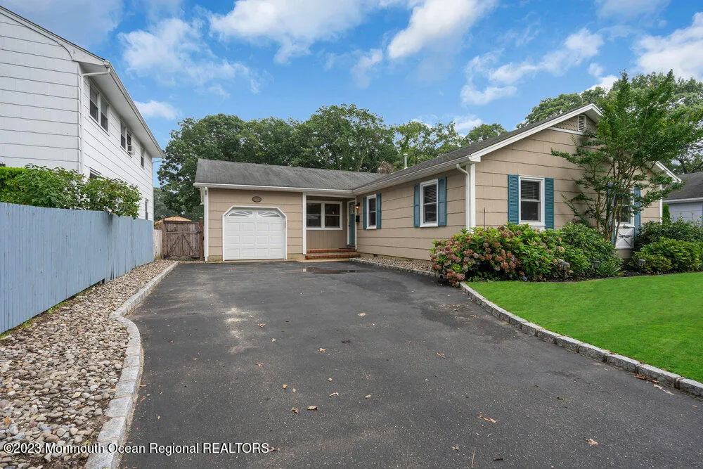 802 Laura Herbert Drive Point Pleasant, NJ 08742