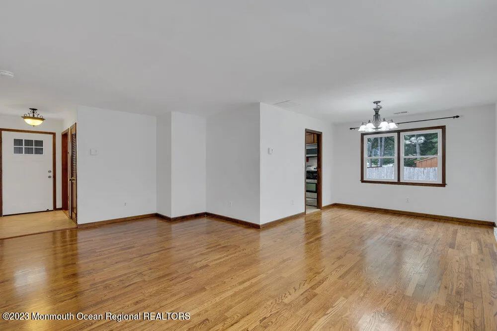 802 Laura Herbert Drive Point Pleasant, NJ 08742