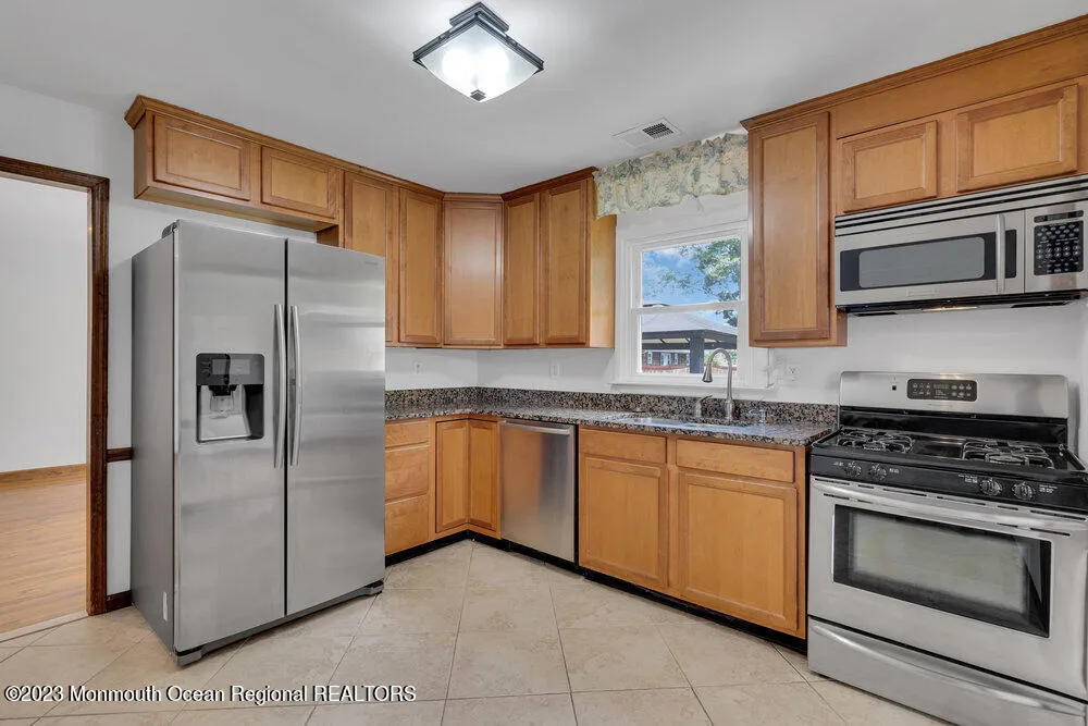 802 Laura Herbert Drive Point Pleasant, NJ 08742