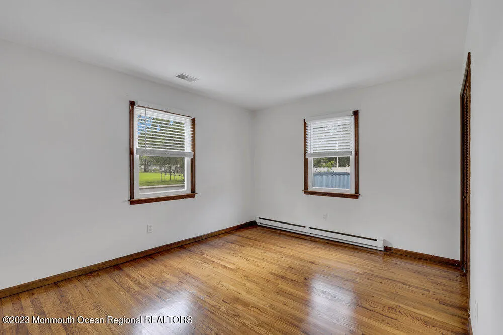802 Laura Herbert Drive Point Pleasant, NJ 08742