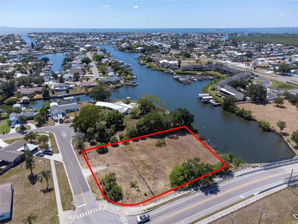 601 FLAMINGO DRIVE Apollo Beach, FL 33572