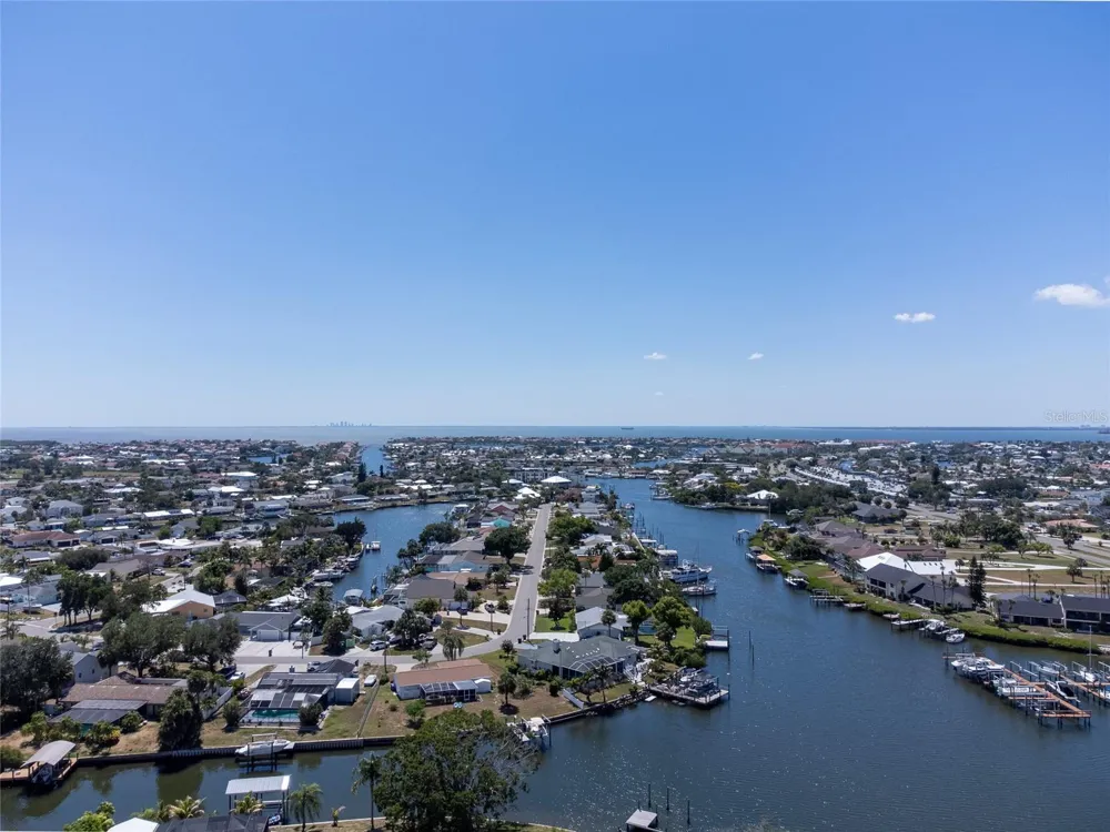 601 FLAMINGO DRIVE Apollo Beach, FL 33572