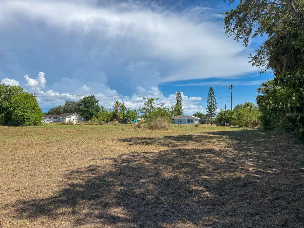 601 FLAMINGO DRIVE Apollo Beach, FL 33572
