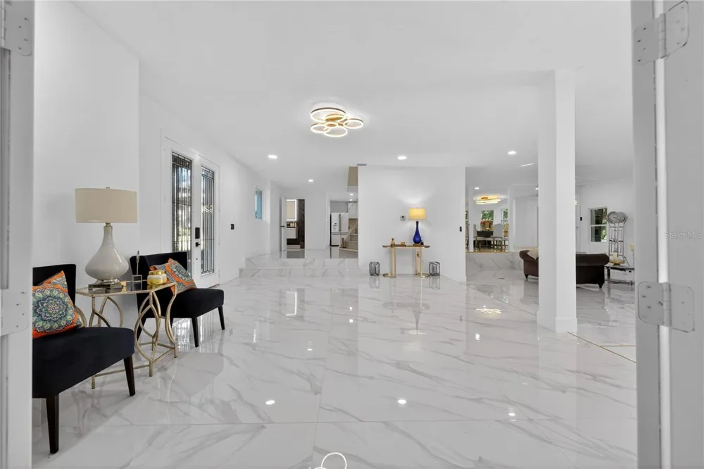305 SWEETWATER CLUB CIRCLE Longwood, FL 32779