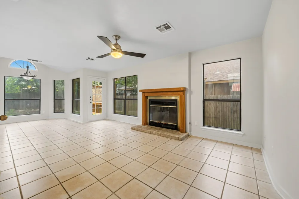 8712 Coastal Drive Austin, TX 78749