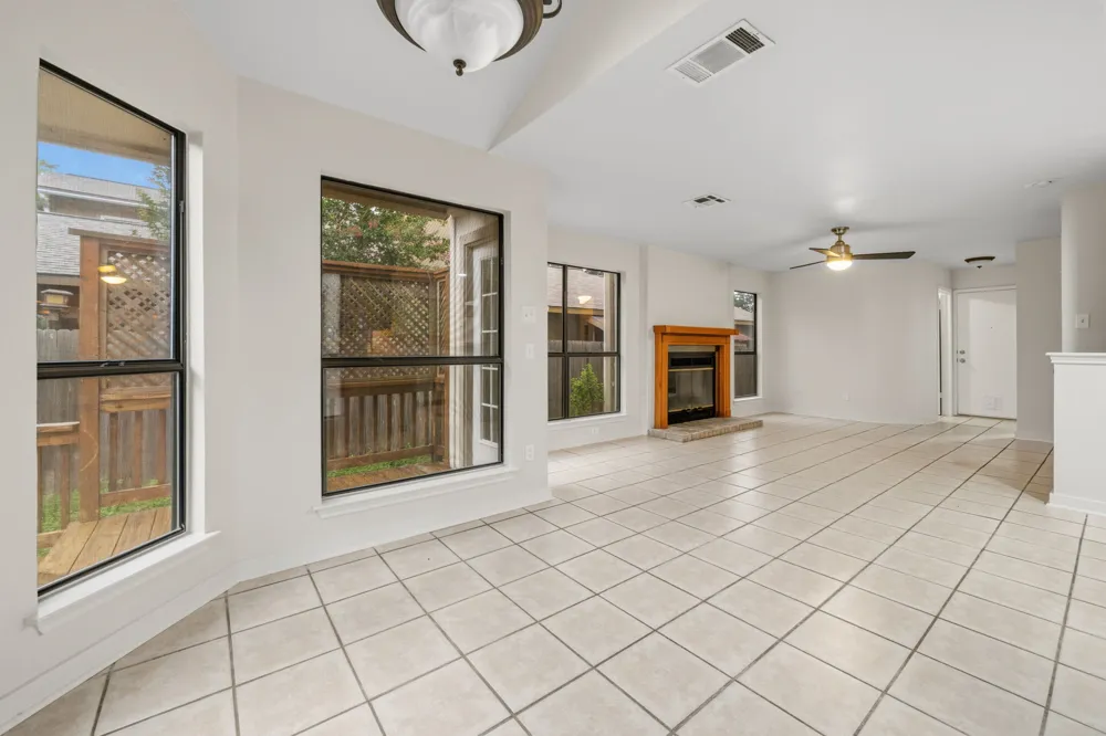 8712 Coastal Drive Austin, TX 78749