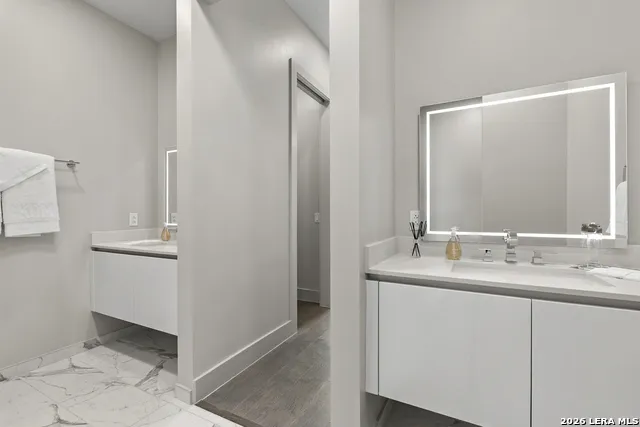 123 LEXINGTON AVE #1308 San Antonio, TX 78205