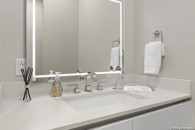 123 LEXINGTON AVE #1308 San Antonio, TX 78205