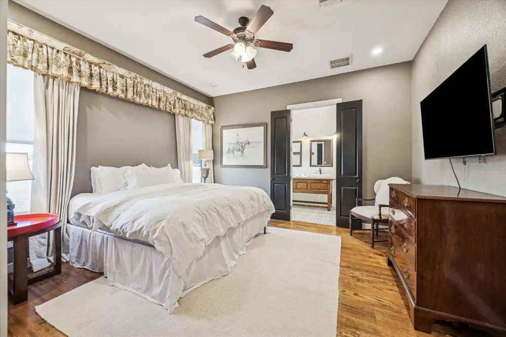 124 Rebekah's Crossing Round Top, TX 78954