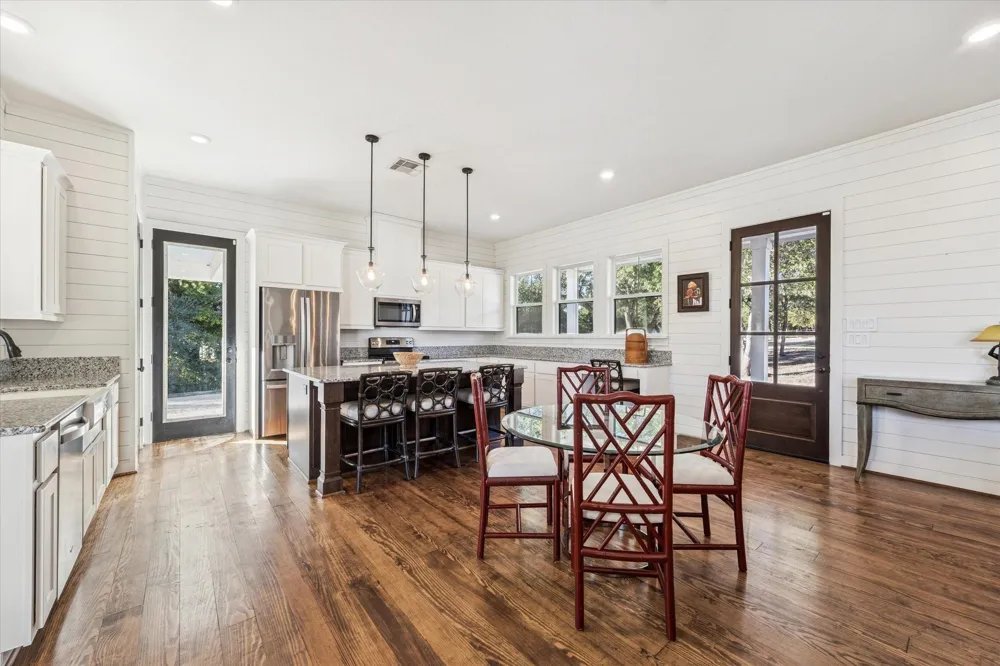 124 Rebekah's Crossing Round Top, TX 78954
