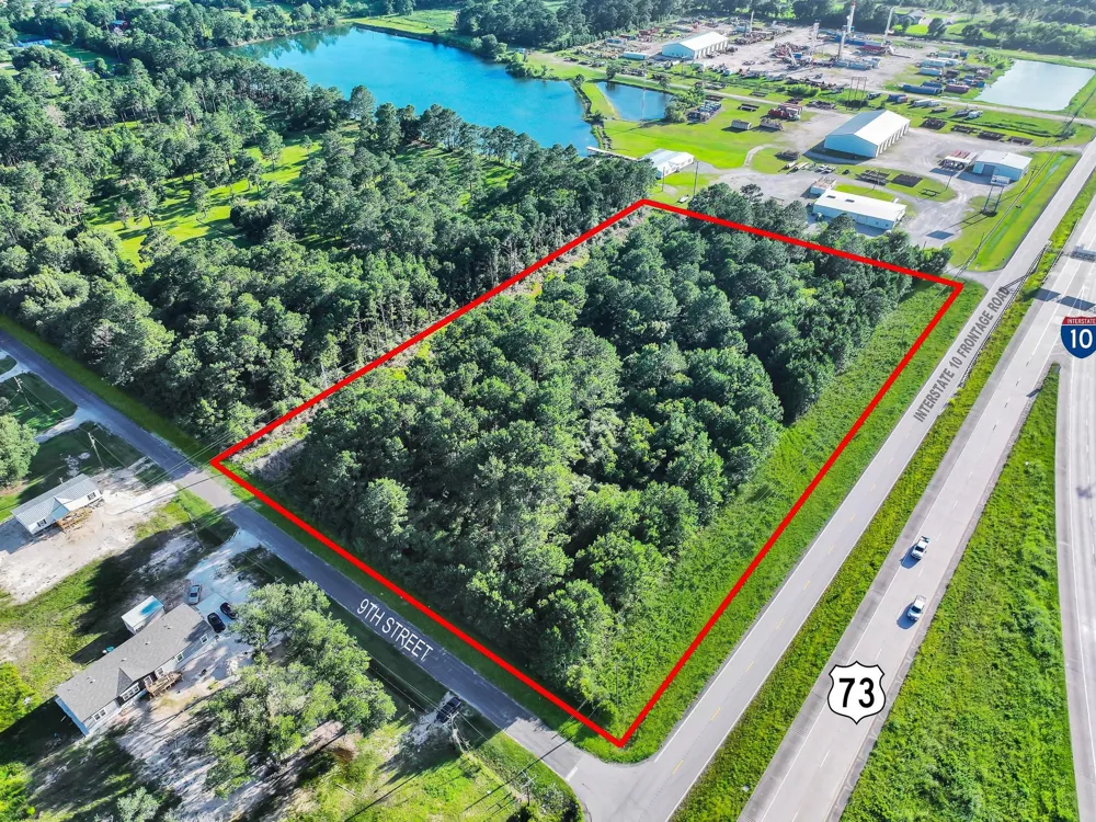 9th St Winnie, TX 77665
