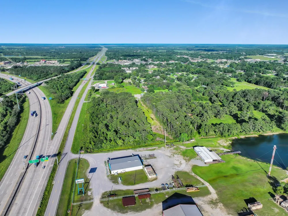 9th St Winnie, TX 77665