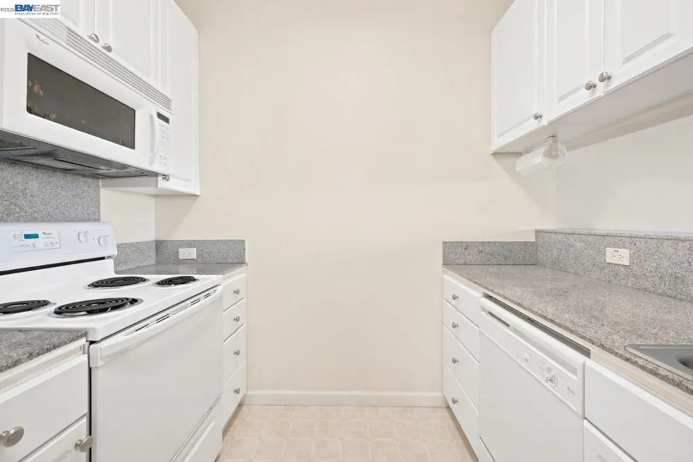 401 S Norfolk St #301 San Mateo, CA 94401