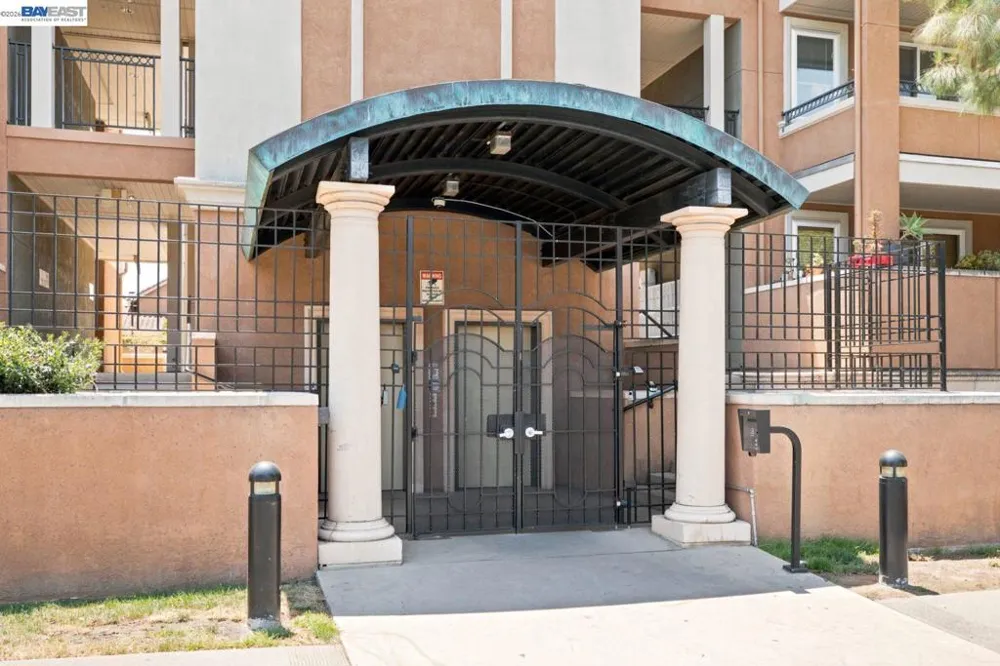 401 S Norfolk St #301 San Mateo, CA 94401