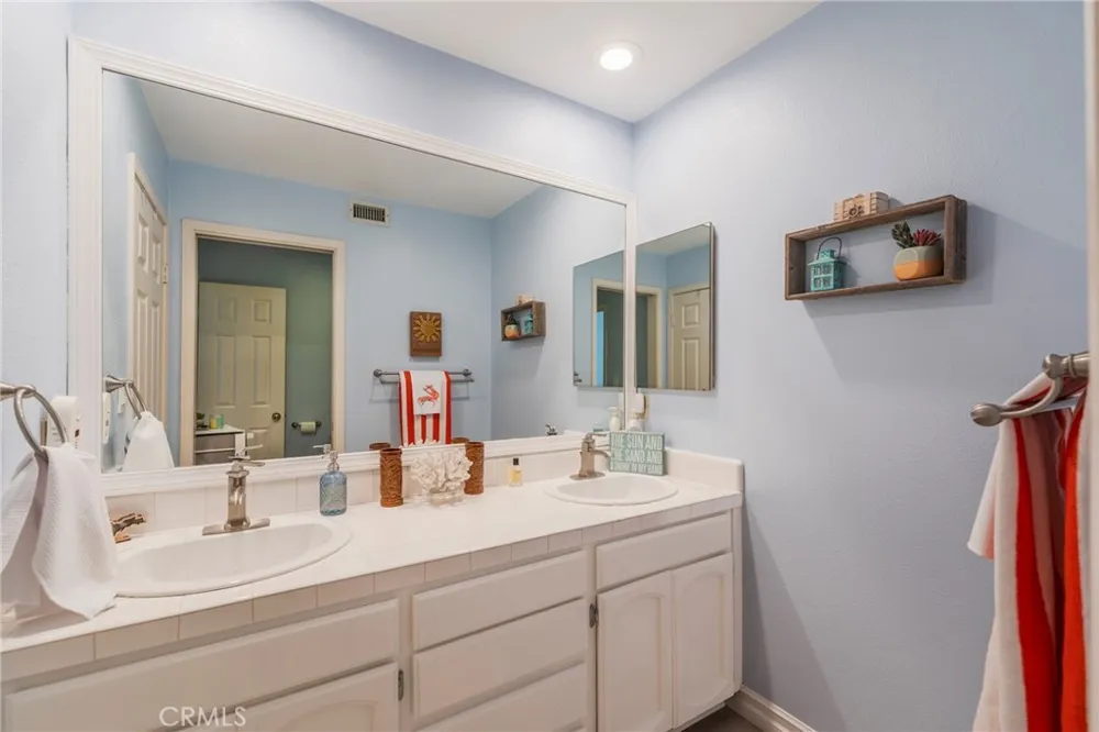 2687 Orange #C Costa Mesa, CA 92627