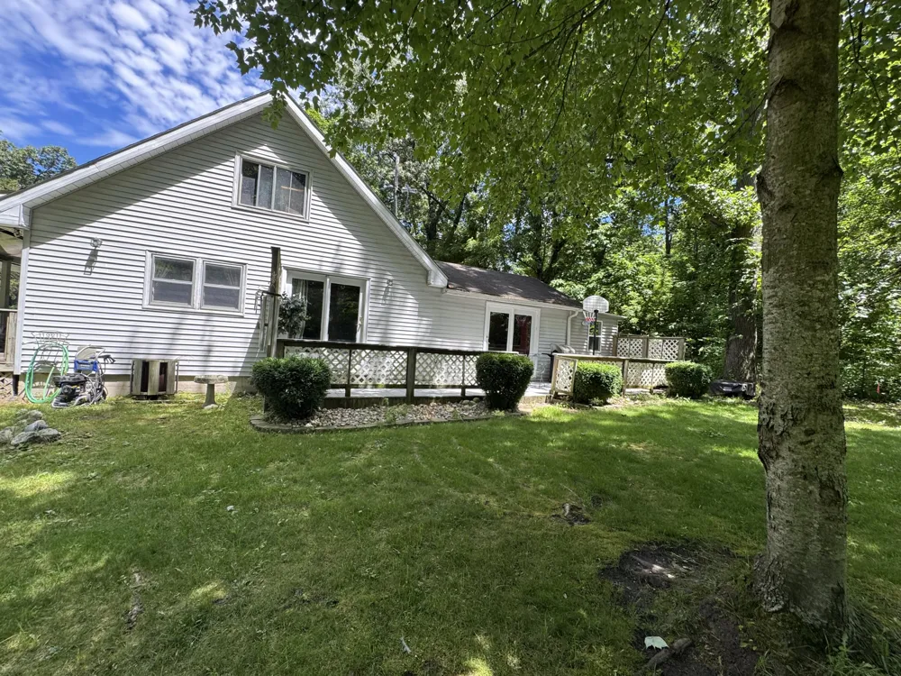 52985 Twin Lakeview Drive Dowagiac, MI 49047