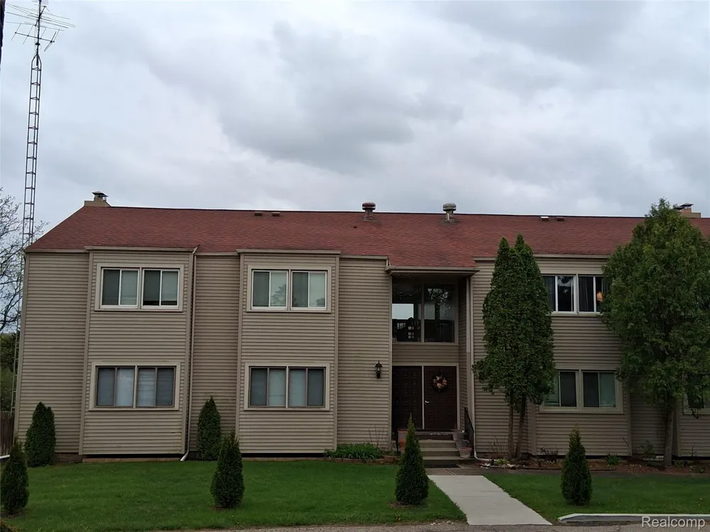8510 S Pepper Ridge Drive S #8510 Grand Blanc Charter Township, MI 48439