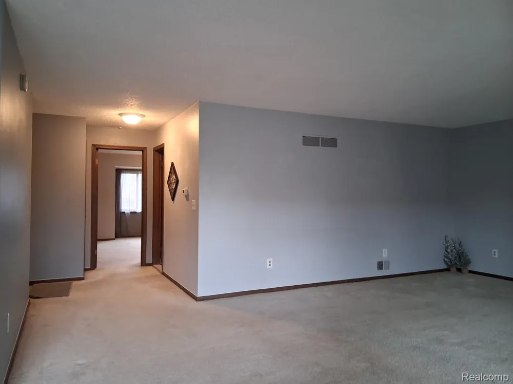 8510 S Pepper Ridge Drive S #8510 Grand Blanc Charter Township, MI 48439