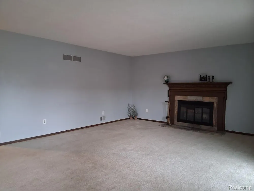 8510 S Pepper Ridge Drive S #8510 Grand Blanc Charter Township, MI 48439