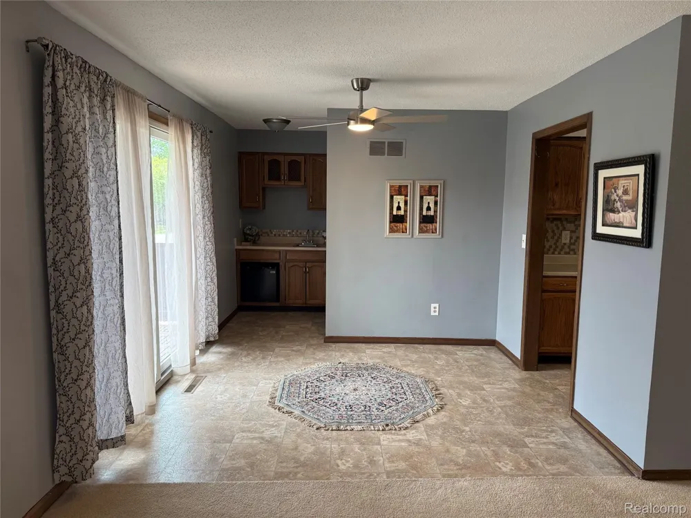 8510 S Pepper Ridge Drive S #8510 Grand Blanc Charter Township, MI 48439