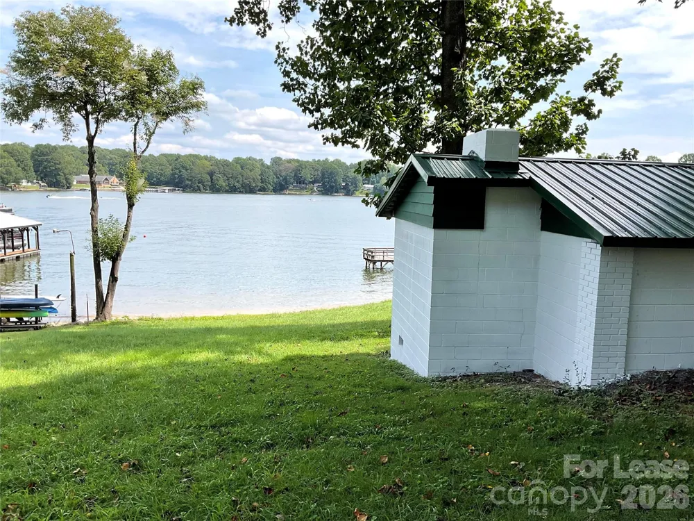 6950 Ingleside Drive Sherrills Ford, NC 28673