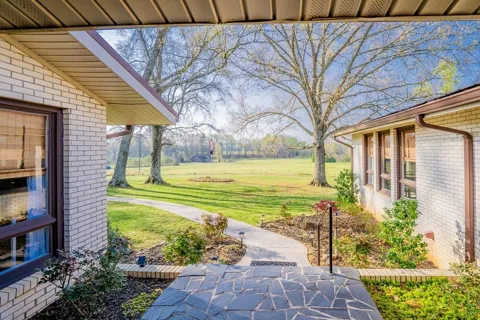 1254 Mountain Loop Road NW
